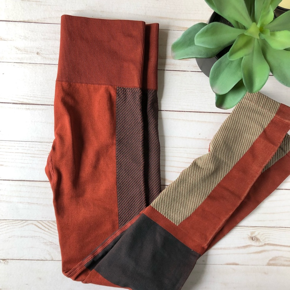 JOYLAB ORANGE LEGGINGS